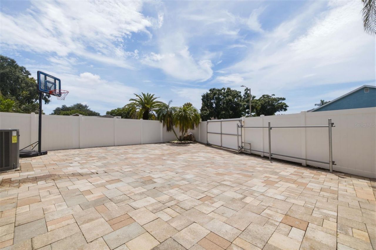 7151 121st Avenue, Largo, FL 33773 Photo
