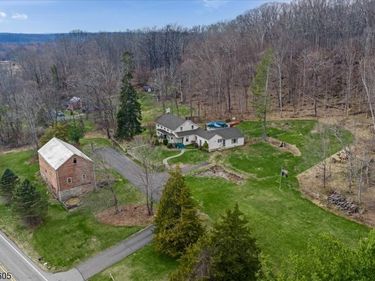 195 Allamuchy Rd, Frelinghuysen, NJ 07821