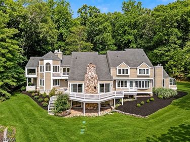 101 Rippling Brook Way, Bernardsville, NJ 07924