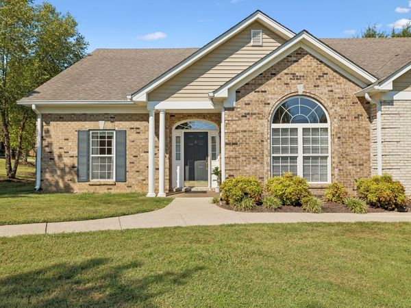 6 Donnell Ct, Lebanon, TN 37087