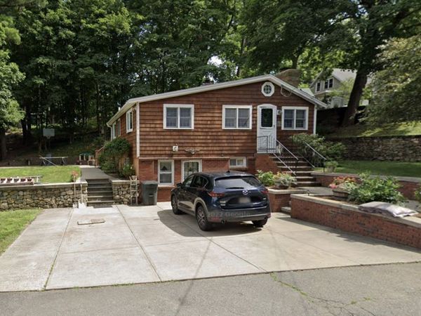 5 Mansion Rd, Wayland, MA 01778