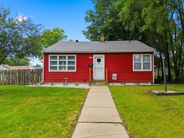 908 W 15th Street , Sterling, IL 61081