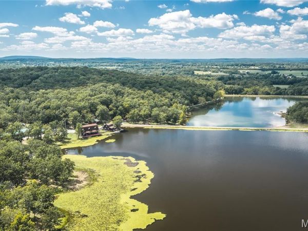 805 Vineyard lake Road , Bismarck, MO 63624