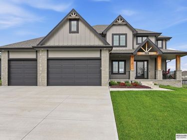 11516 S 117th Street, Papillion, NE 68046