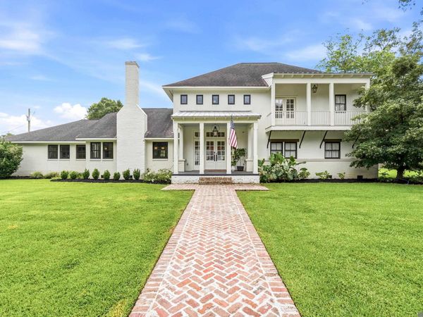 6136 Chandler Dr, Baton Rouge, LA 70808