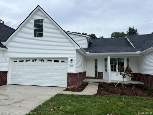 821 Nelsons Ridge Drive, Unit 12, Howell, Mi 48843