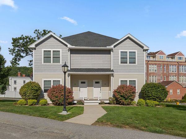 27 Eagle Nest, Unit B14-27, Clinton, MA 01510