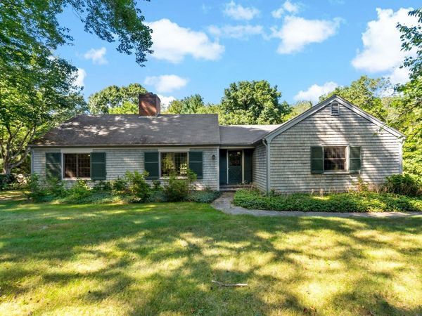 84 Carpenter St, Rehoboth, MA 02769