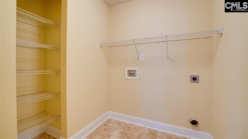 102 Burgundy Court Photo 14