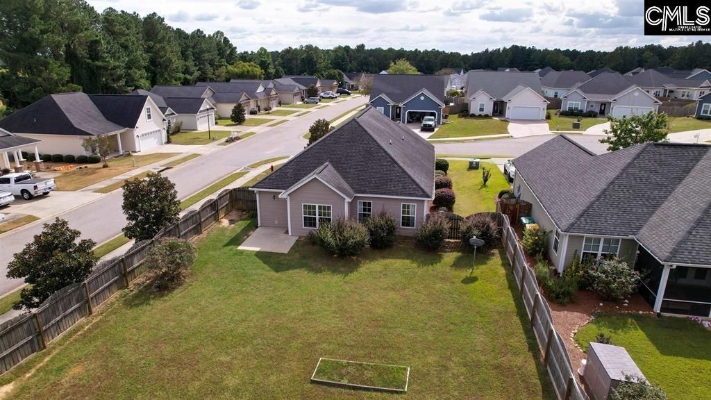 102 Burgundy Court Photo 23