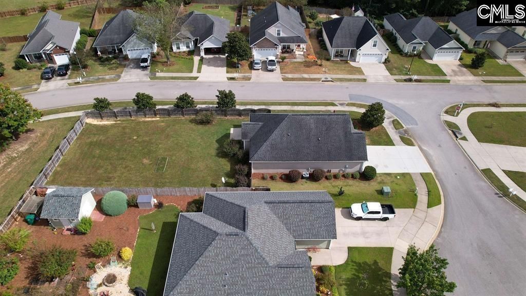 102 Burgundy Court Photo 25