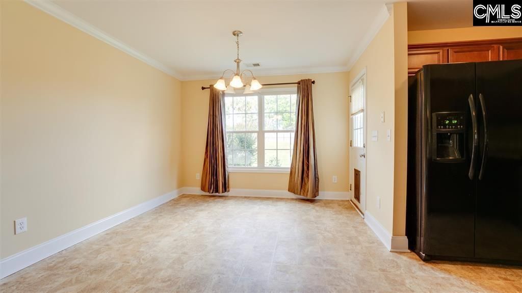 102 Burgundy Court Photo 7