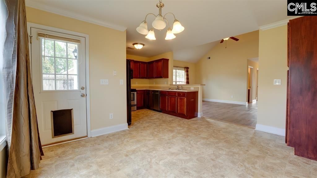 102 Burgundy Court Photo 8