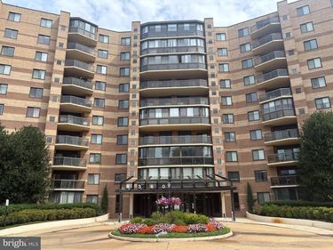8380 GREENSBORO, Unit 718, MCLEAN, VA 22102