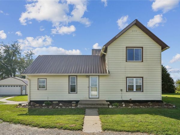 22637 80th St , Martelle, IA 52305