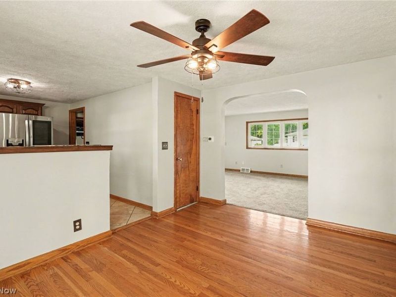 811 Leecrest Street NW, Massillon, OH 44646 Photo 3
