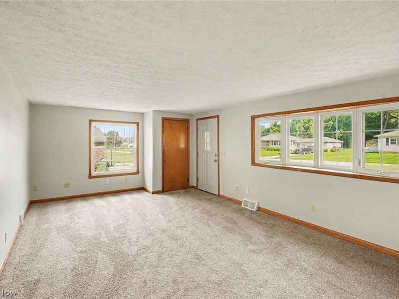 811 Leecrest Street NW, Massillon, OH 44646 Photo 8