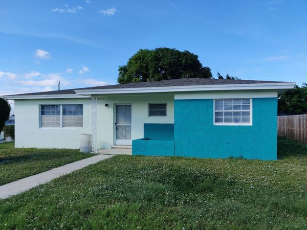 1496 W 32ND Street, West Palm Beach, FL 33404