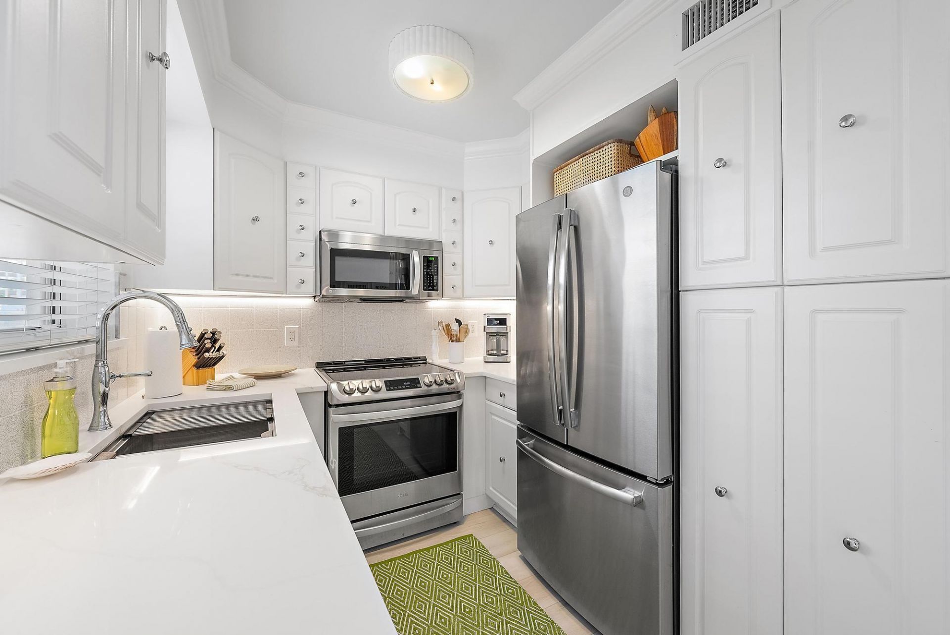 401 Peruvian Avenue, Unit 303, Palm Beach, FL 33480 Photo