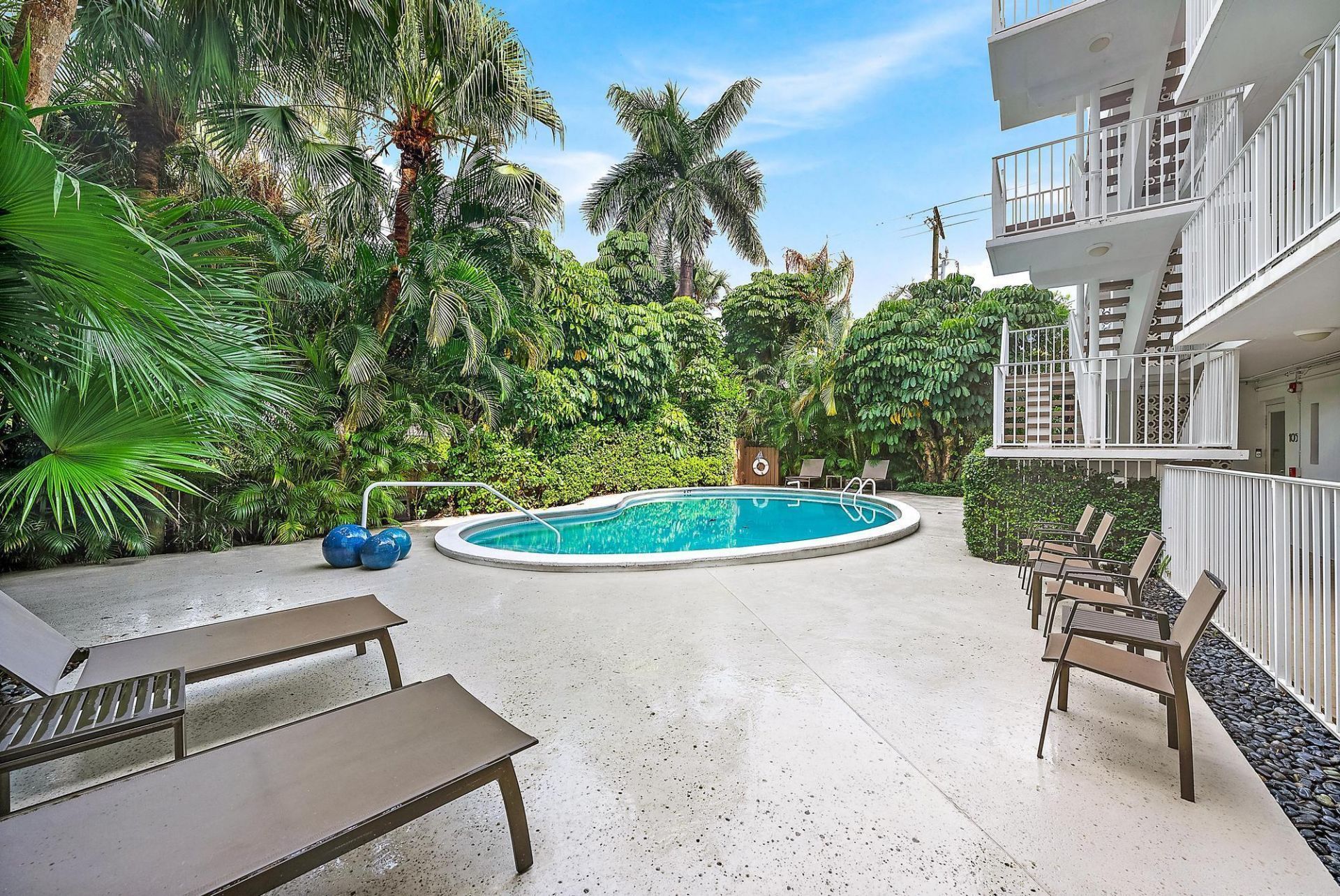 401 Peruvian Avenue, Unit 303, Palm Beach, FL 33480 Photo