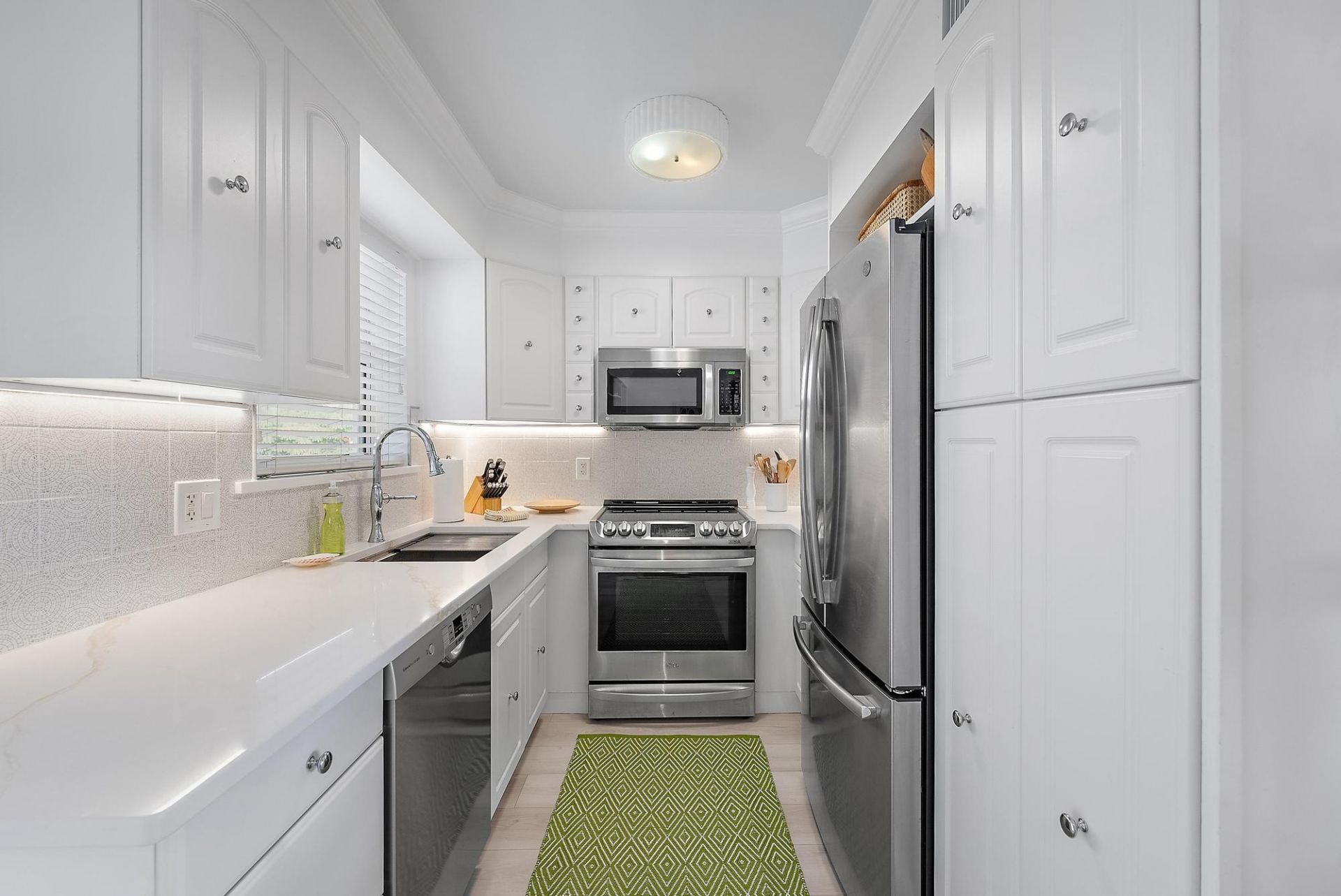 401 Peruvian Avenue, Unit 303, Palm Beach, FL 33480 Photo