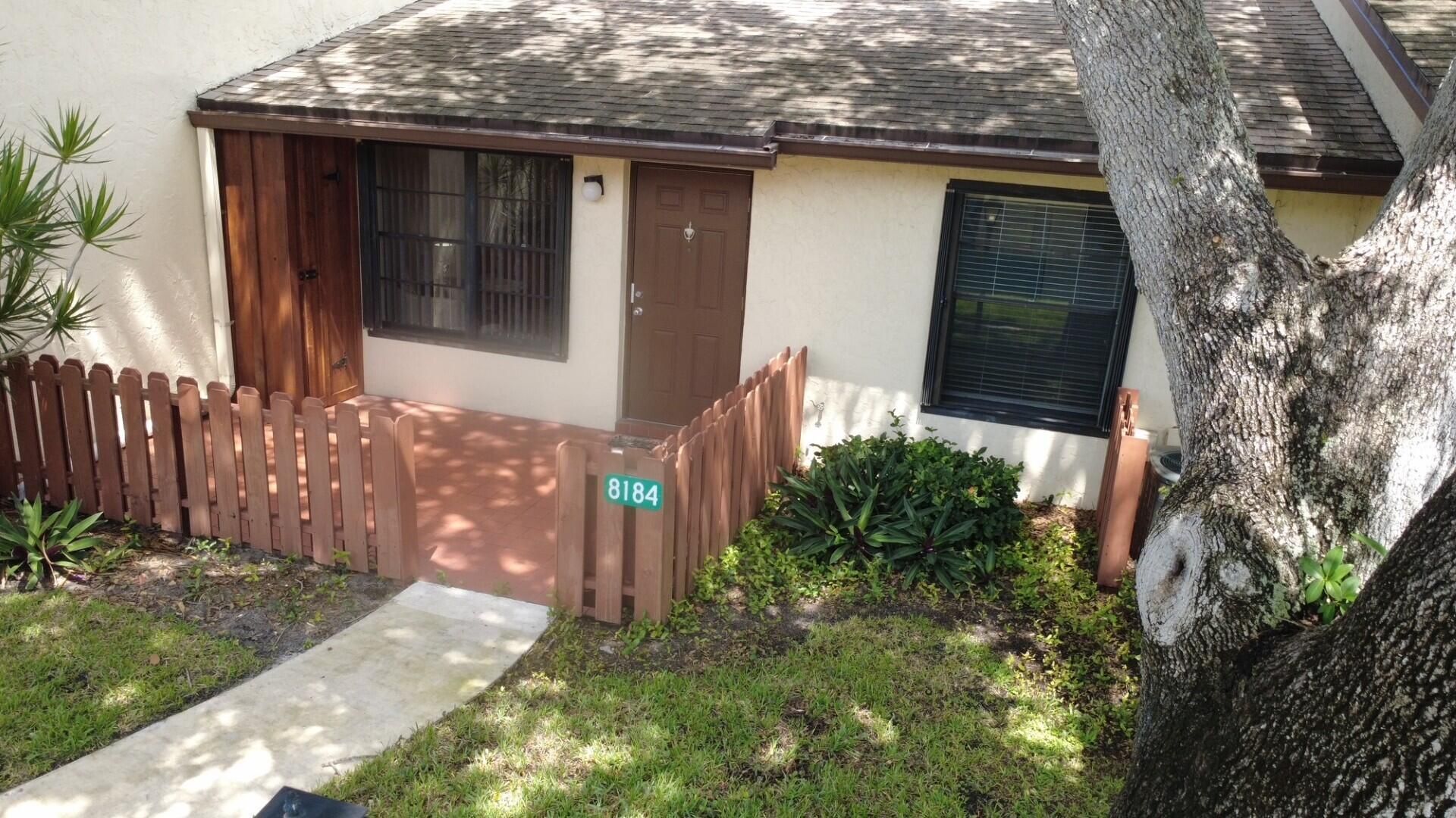 8184 SE Villa Way, Hobe Sound, FL 33455 Photo