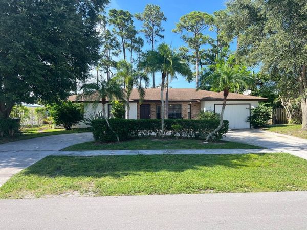 1492 SCOTTSDALE Road N, West Palm Beach, FL 33417