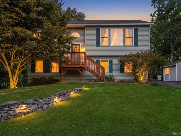 32 Nightingale Trail W, Wurtsboro, NY 12790