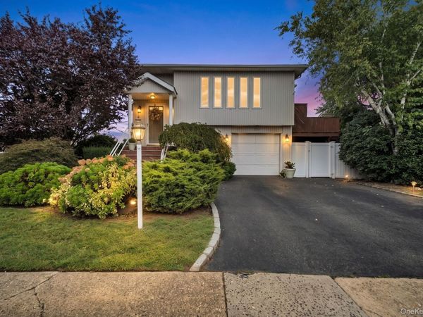 285 N Oak Street , Massapequa, NY 11758