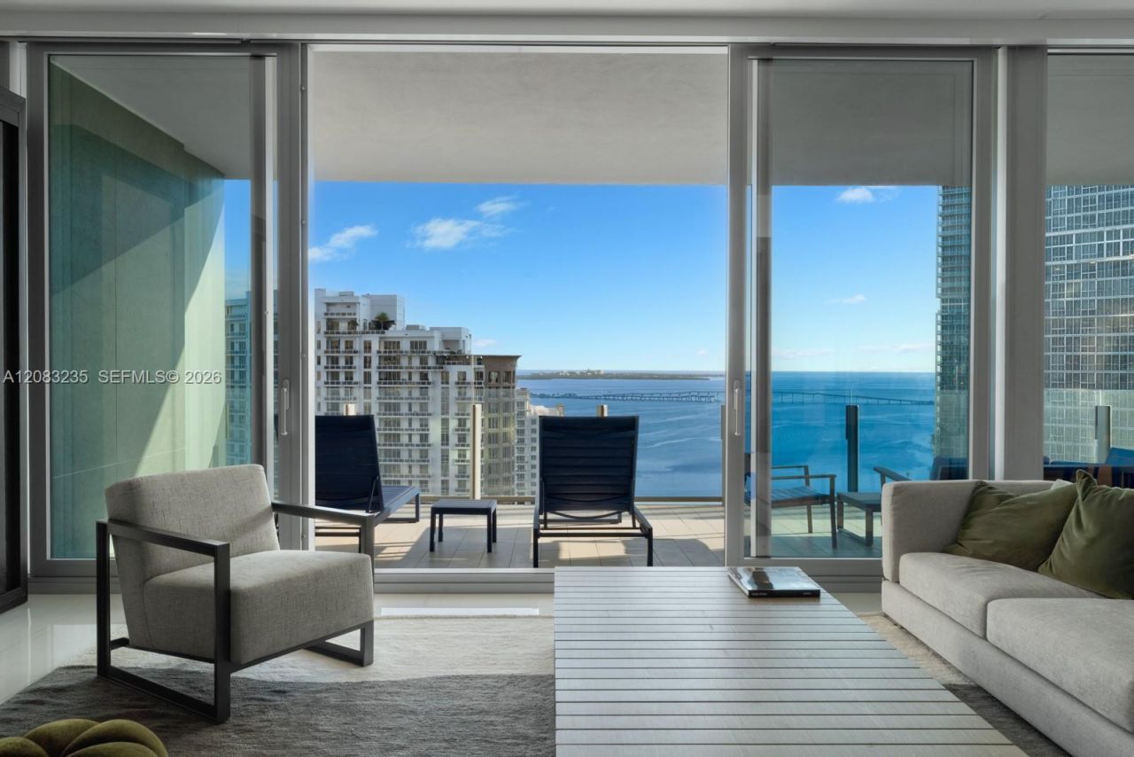 300 Biscayne Boulevard Way, Unit 3302E, Miami, FL 33131 Photo