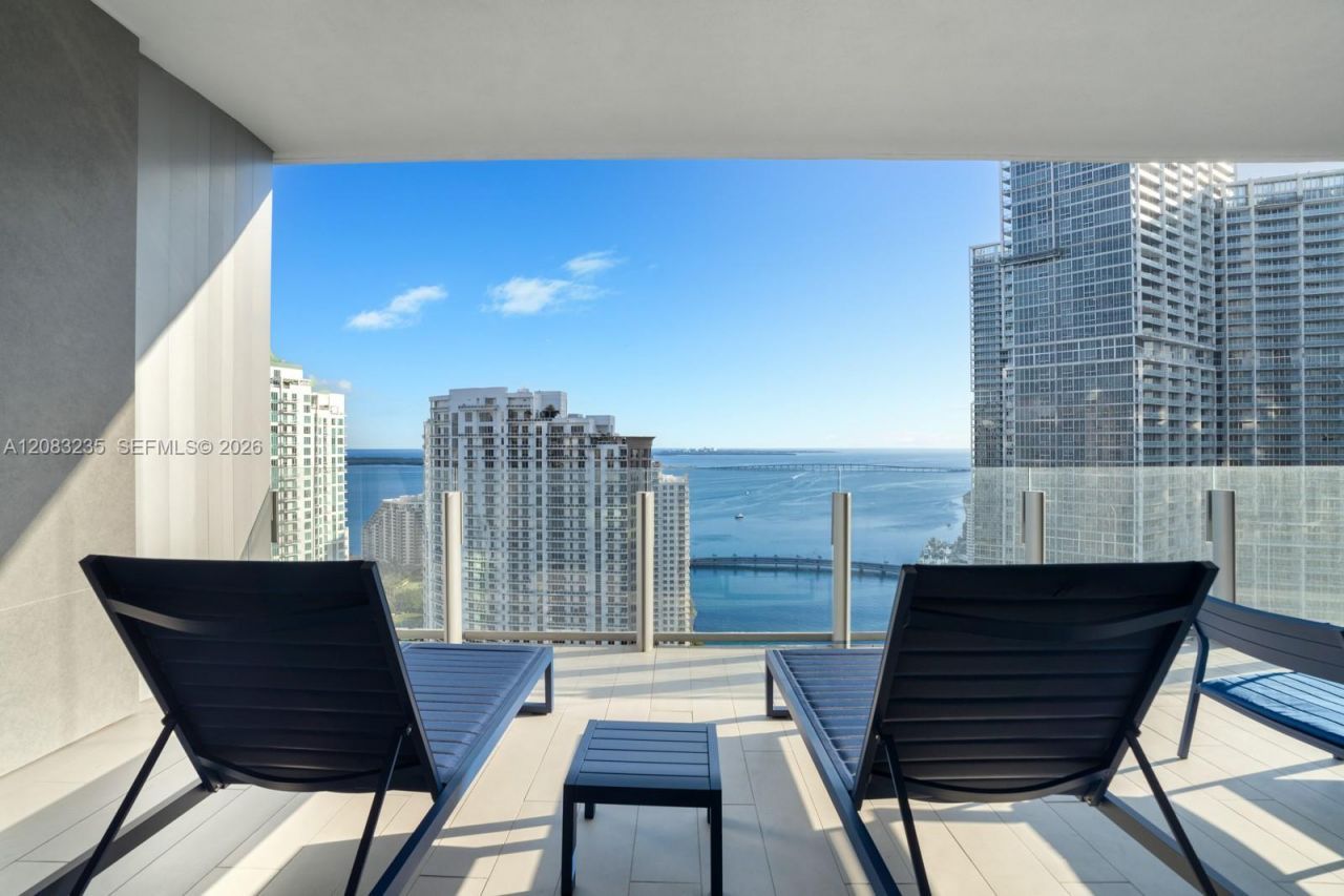 300 Biscayne Boulevard Way, Unit 3302E, Miami, FL 33131 Photo