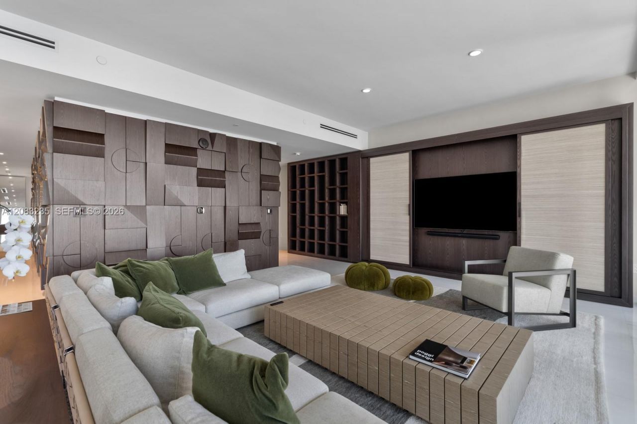 300 Biscayne Boulevard Way, Unit 3302E, Miami, FL 33131 Photo