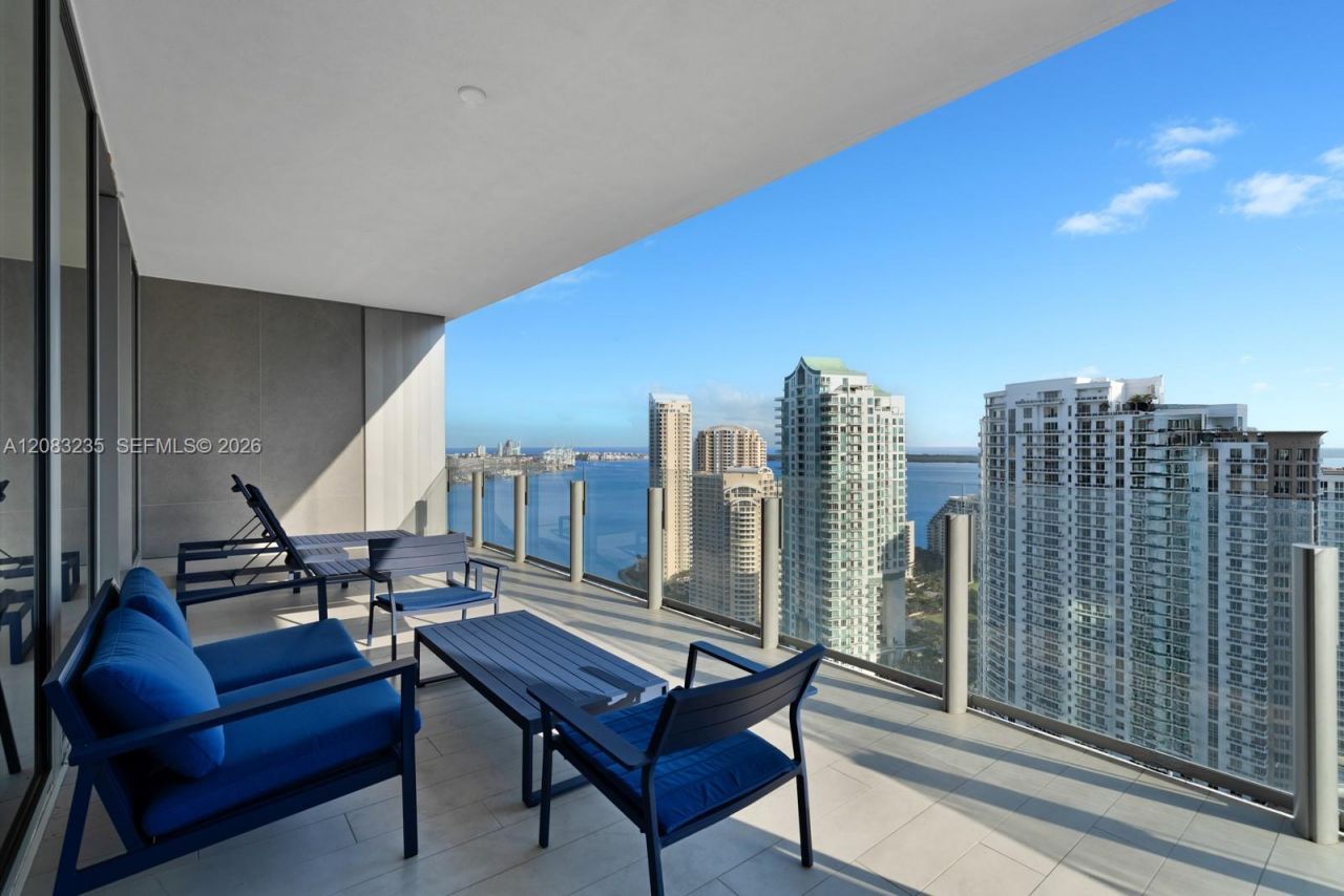 300 Biscayne Boulevard Way, Unit 3302E, Miami, FL 33131 Photo