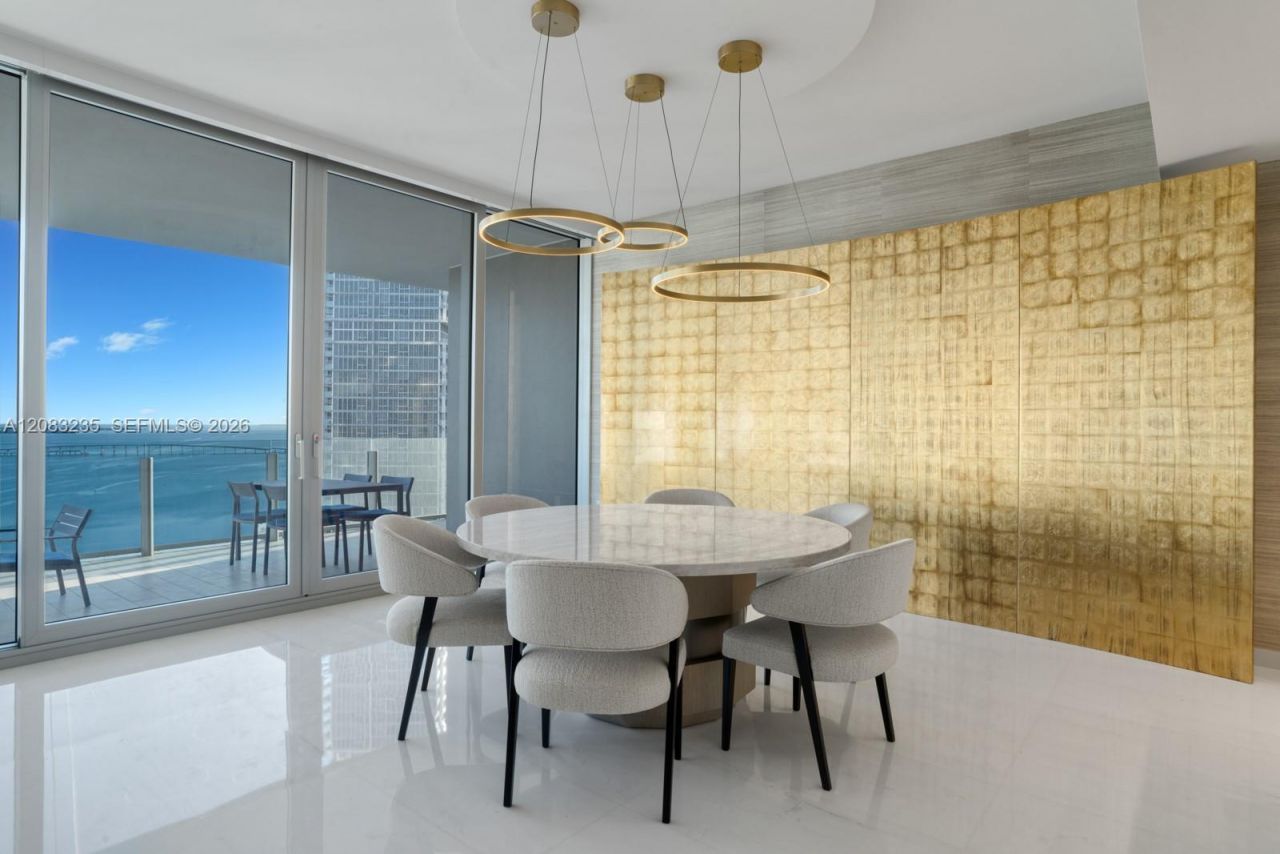 300 Biscayne Boulevard Way, Unit 3302E, Miami, FL 33131 Photo