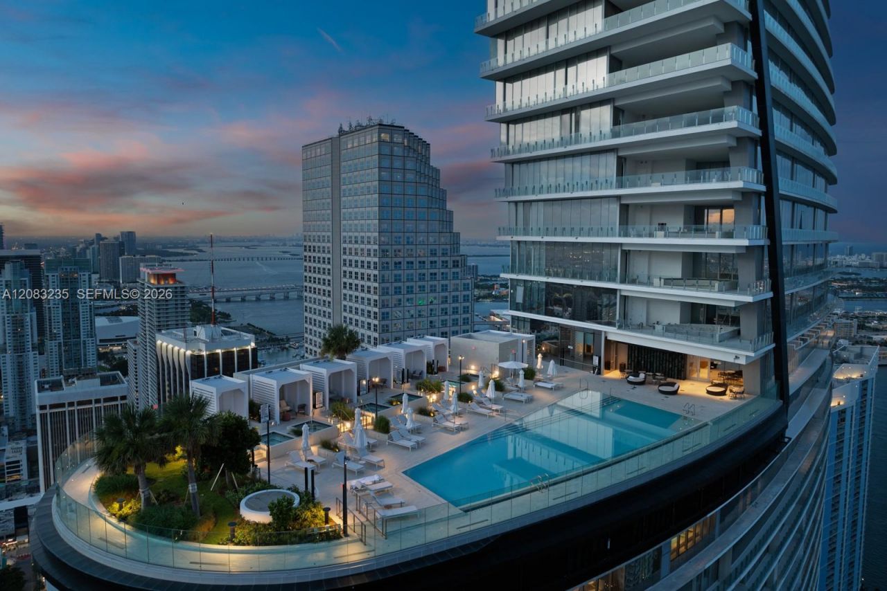 300 Biscayne Boulevard Way, Unit 3302E, Miami, FL 33131 Photo