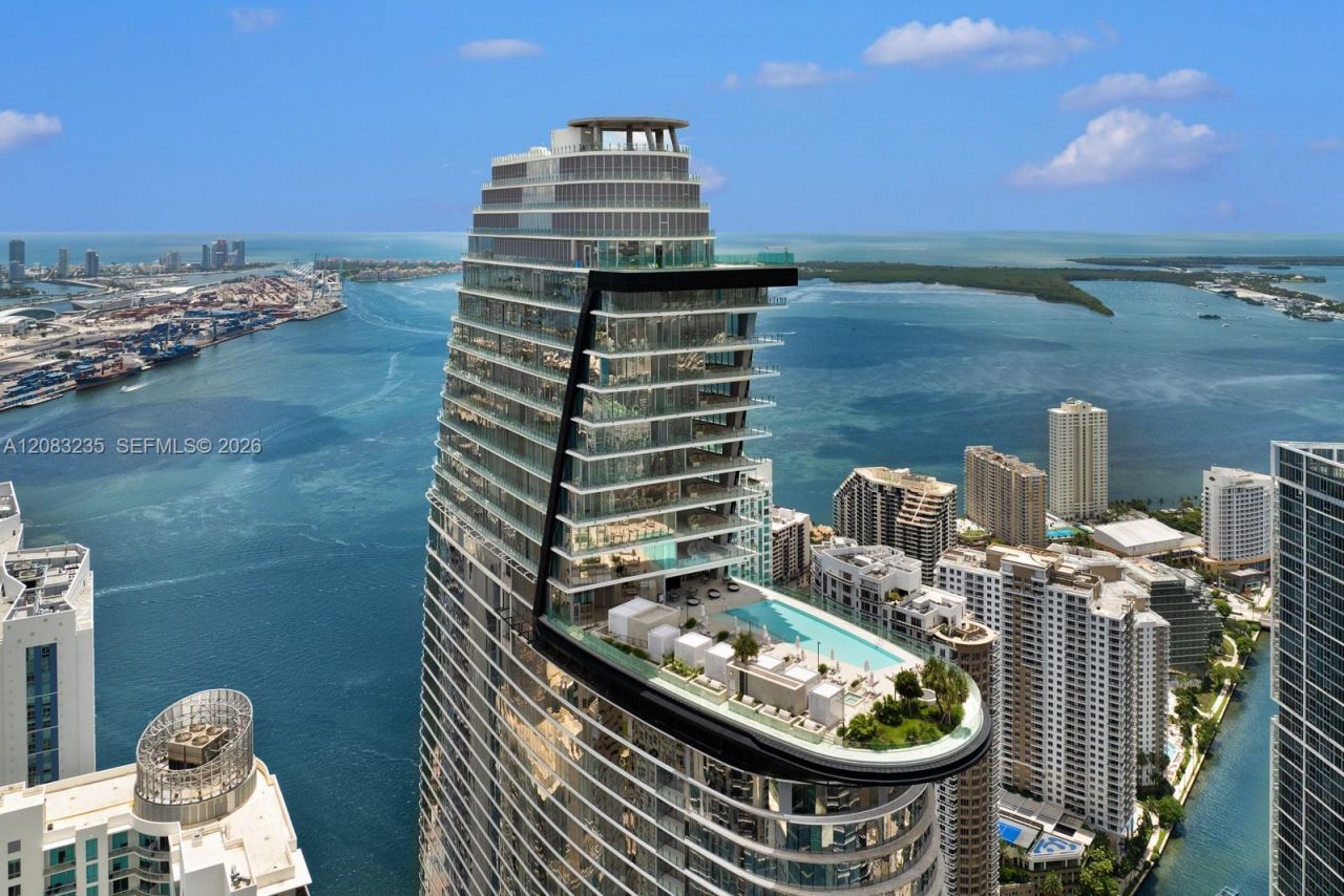 300 Biscayne Boulevard Way, Unit 3302E, Miami, FL 33131 Photo