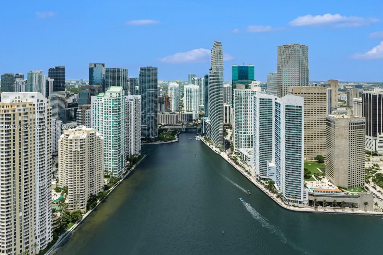 300 Biscayne Boulevard Way, Unit 3302E, Miami, FL 33131 Photo