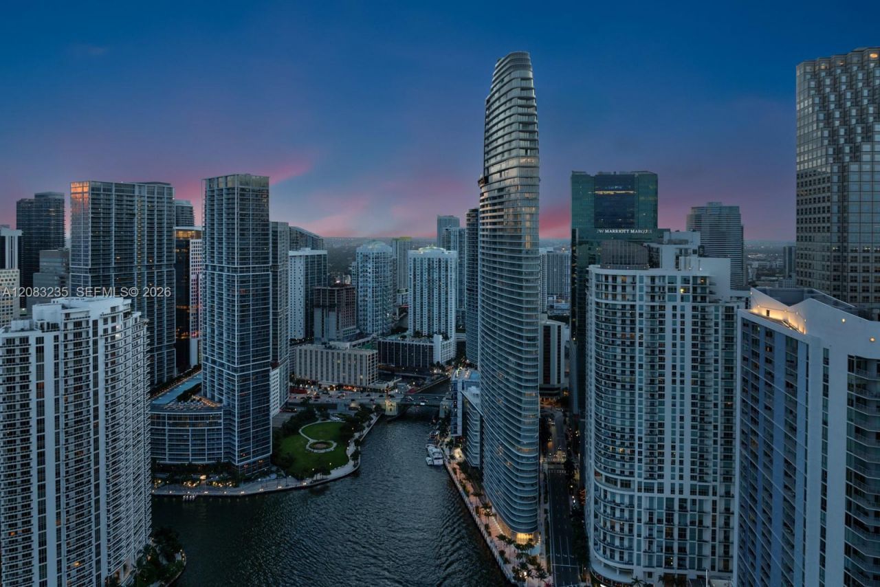 300 Biscayne Boulevard Way, Unit 3302E, Miami, FL 33131 Photo
