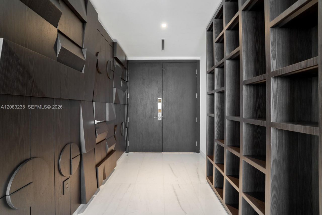 300 Biscayne Boulevard Way, Unit 3302E, Miami, FL 33131 Photo