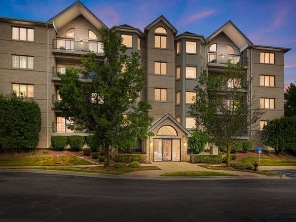 8505 Woodward Avenue , Unit 202, Woodridge, IL 60517