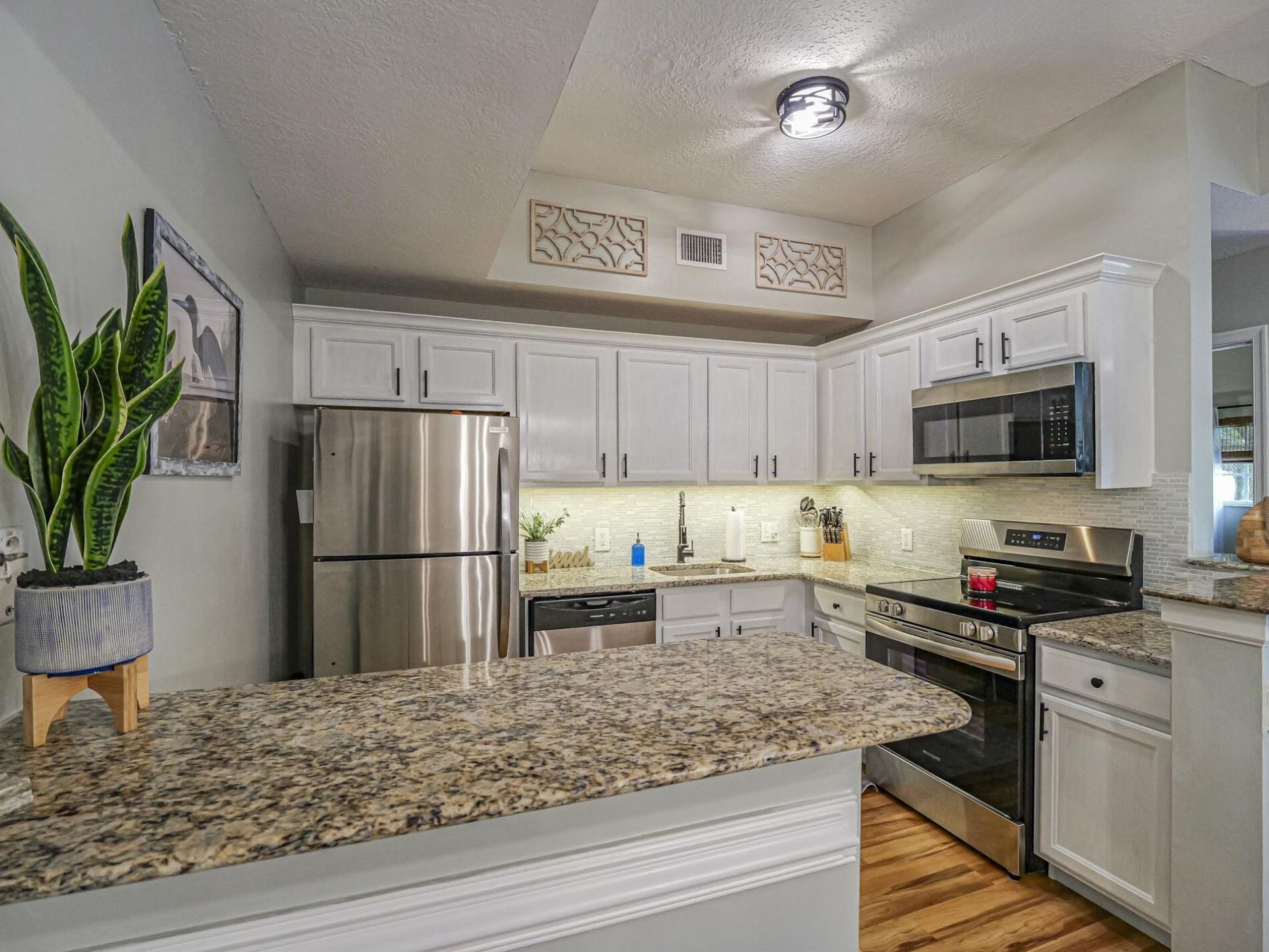 536 7th Square, Unit 103, Vero Beach, FL 32962 Photo