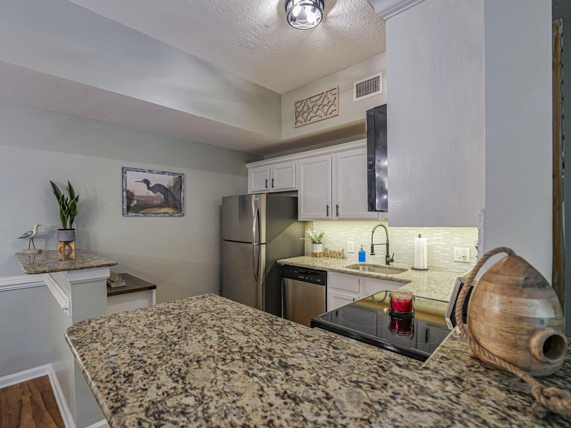 536 7th Square, Unit 103, Vero Beach, FL 32962 Photo