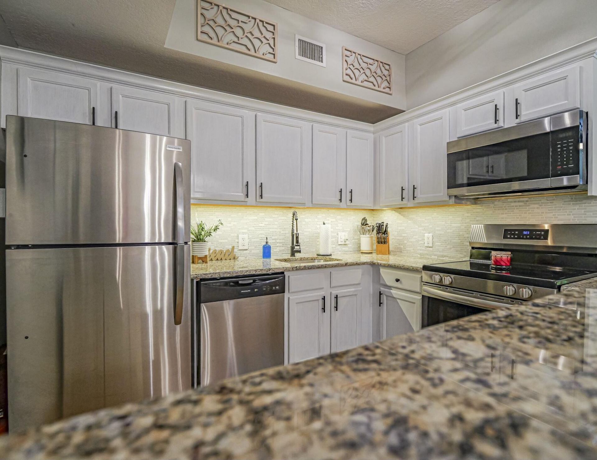 536 7th Square, Unit 103, Vero Beach, FL 32962 Photo