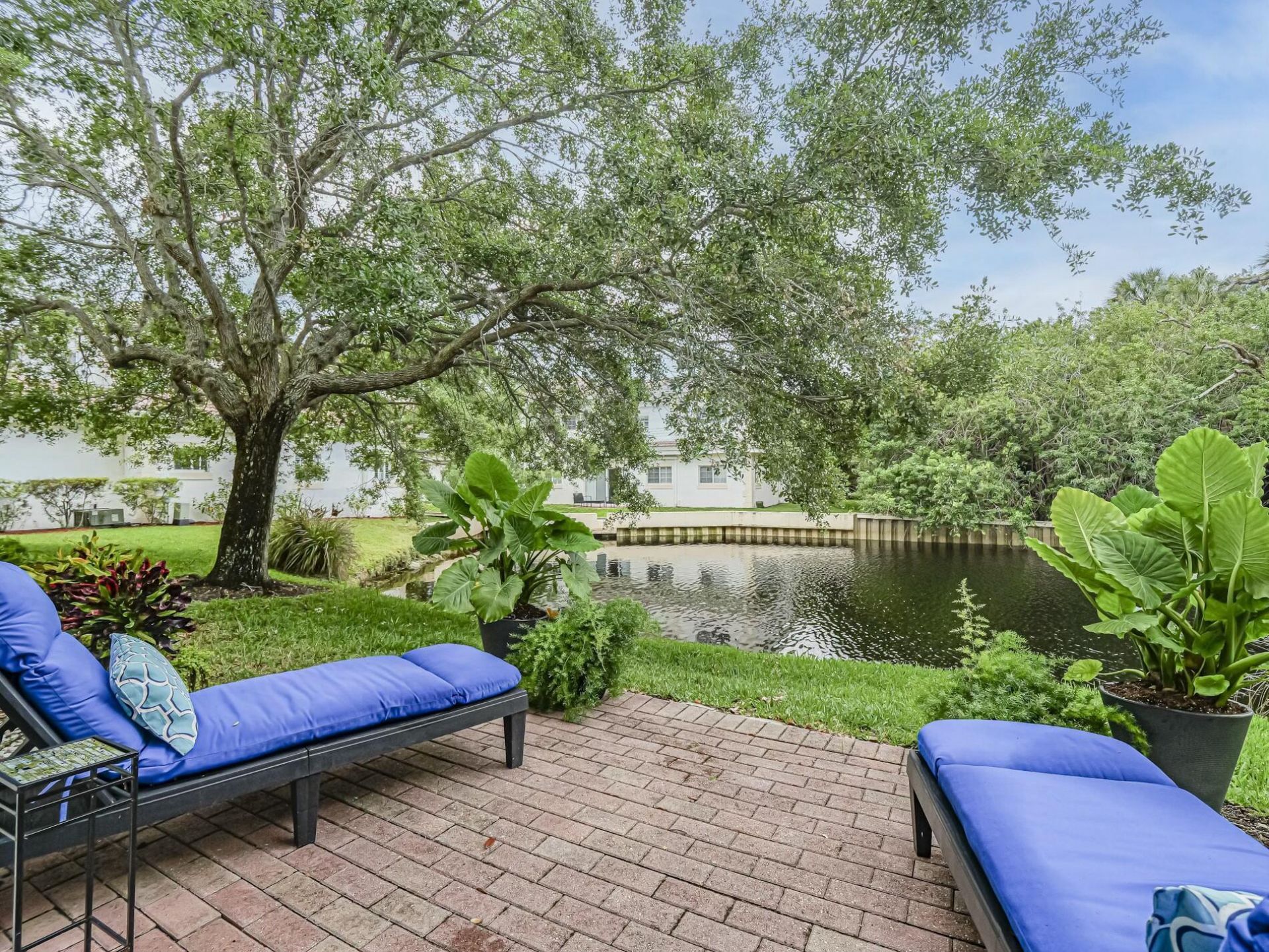 536 7th Square, Unit 103, Vero Beach, FL 32962 Photo
