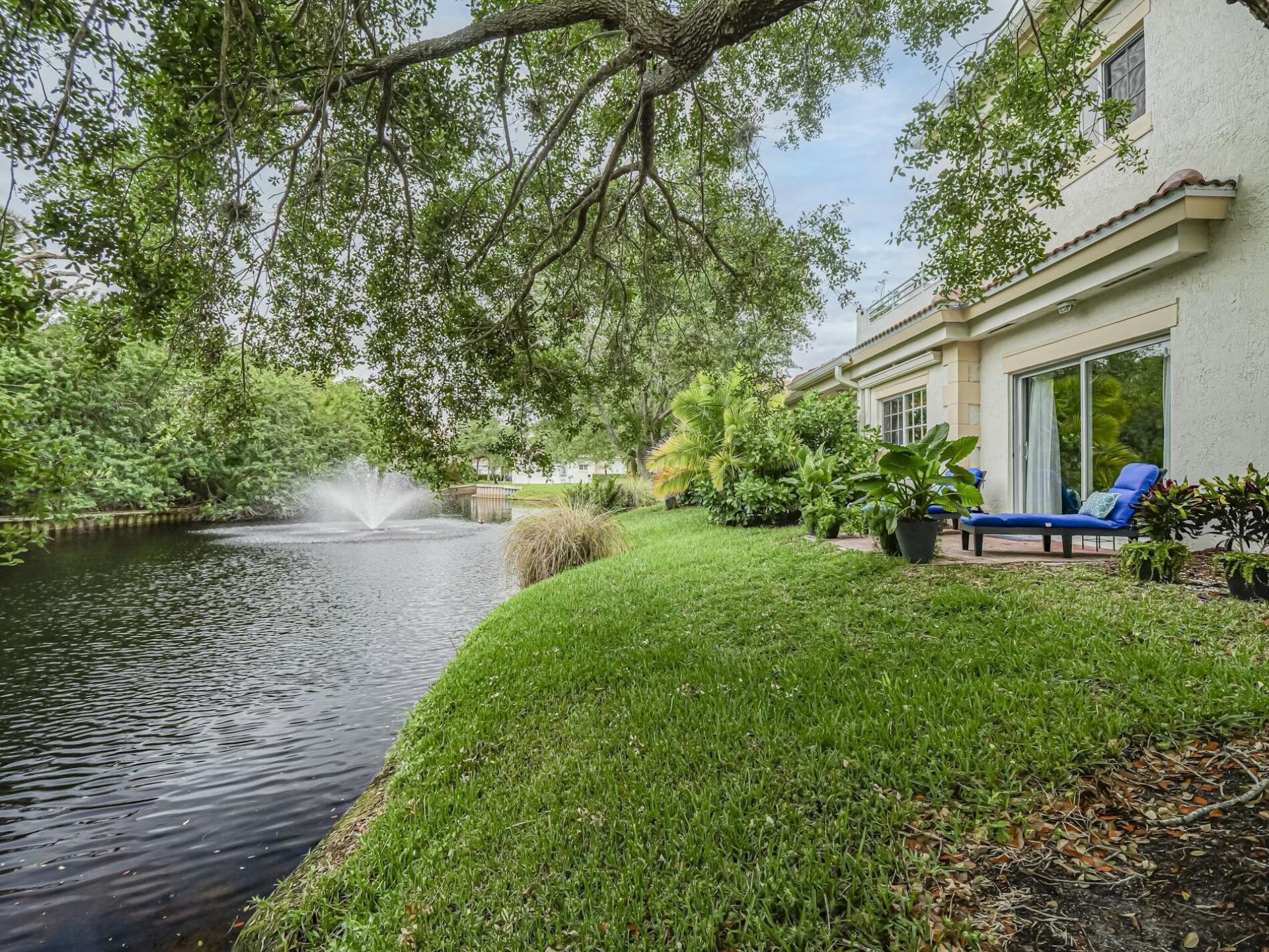 536 7th Square, Unit 103, Vero Beach, FL 32962 Photo