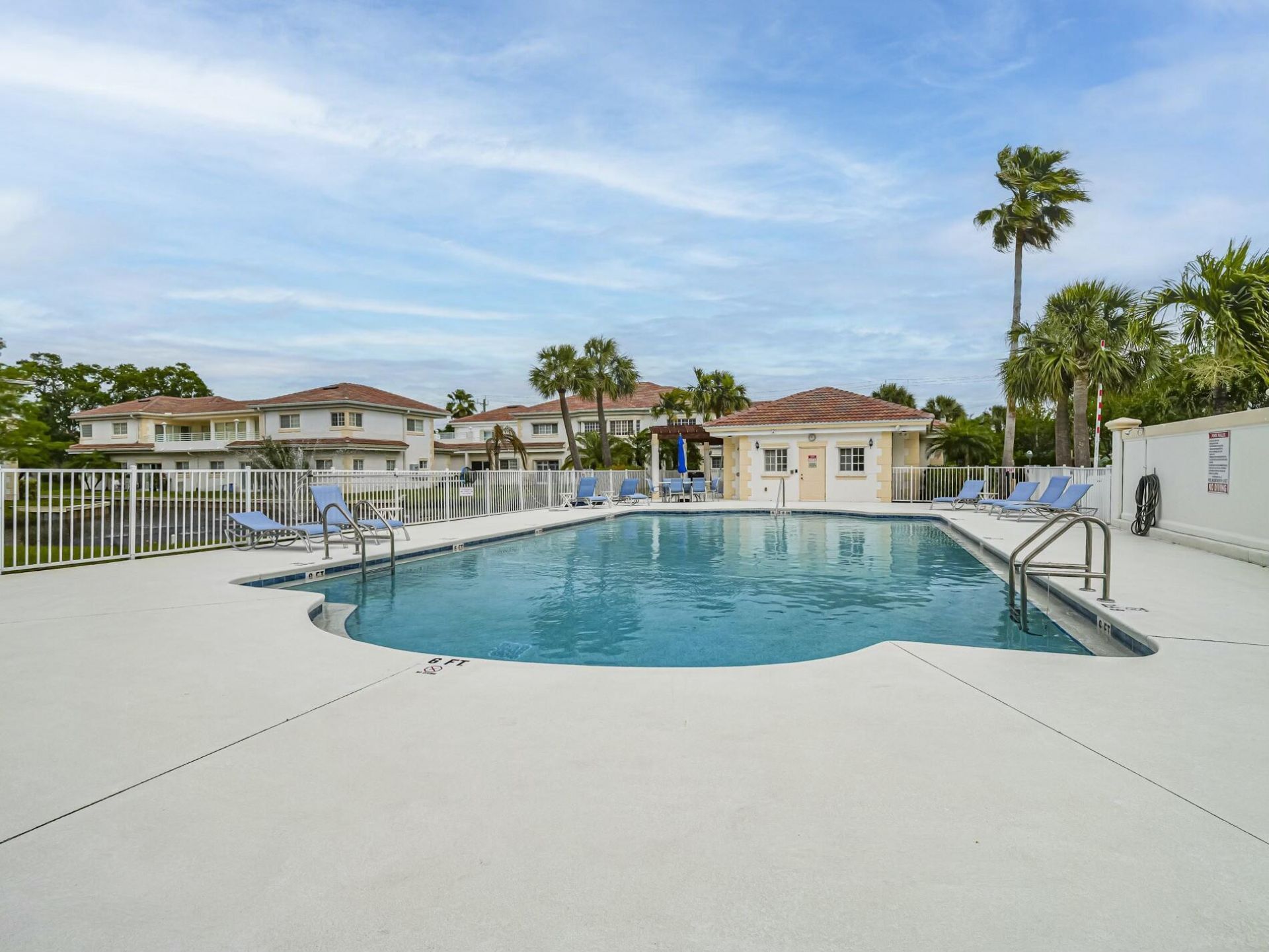536 7th Square, Unit 103, Vero Beach, FL 32962 Photo