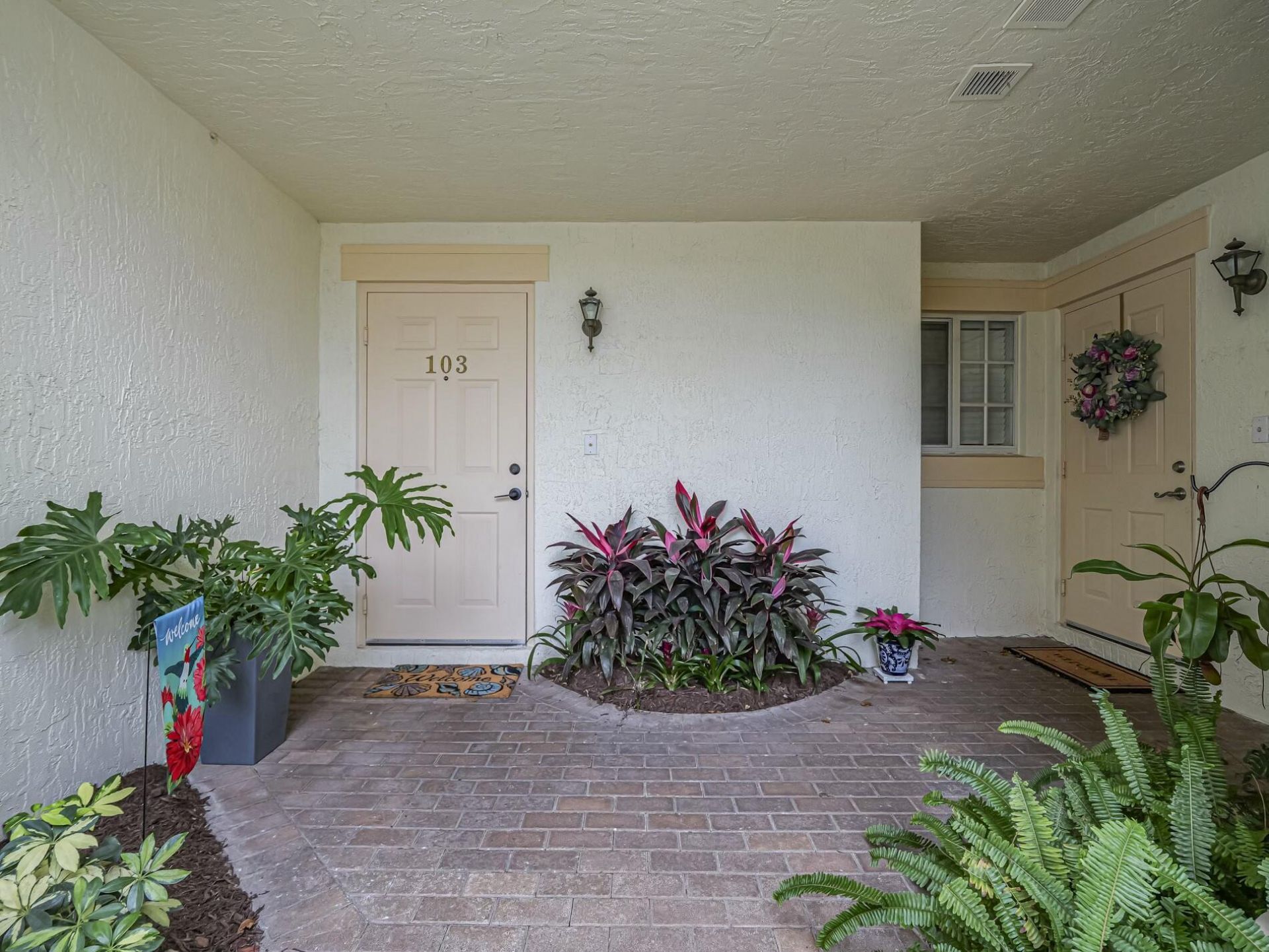 536 7th Square, Unit 103, Vero Beach, FL 32962 Photo