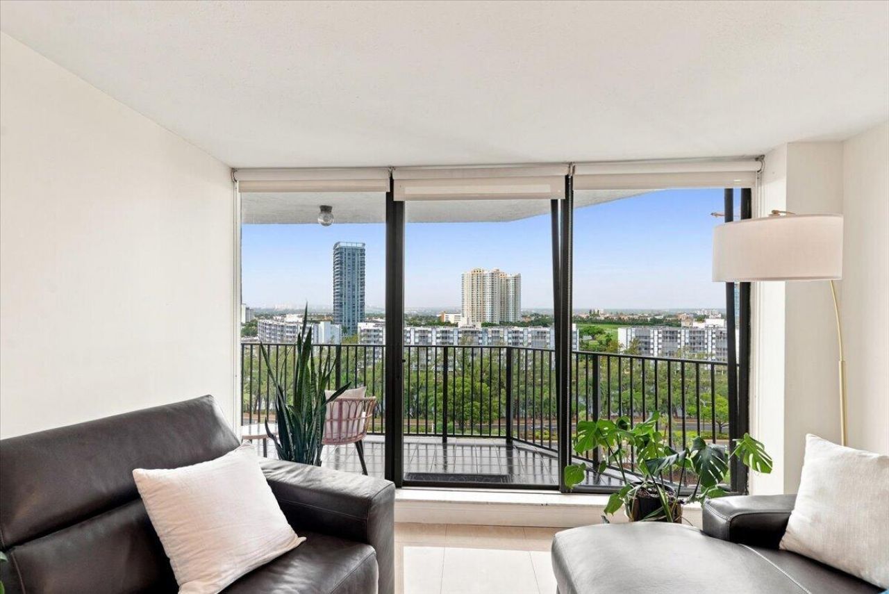 300 Three Islands Boulevard, Unit 312, Hallandale Beach, FL 33009 Photo