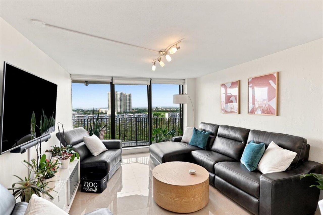 300 Three Islands Boulevard, Unit 312, Hallandale Beach, FL 33009 Photo