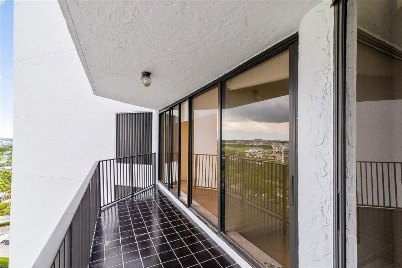 300 Three Islands Boulevard, Unit 312, Hallandale Beach, FL 33009 Photo